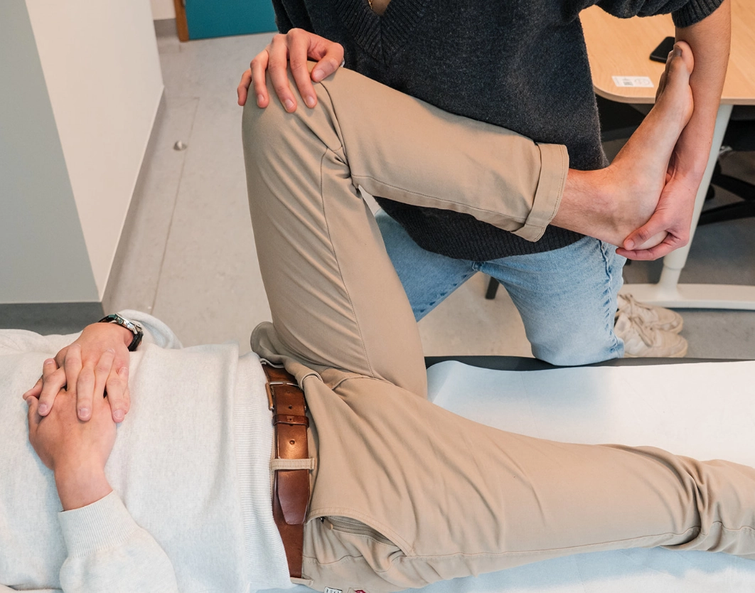 Patient recevant un soin ostéopathique